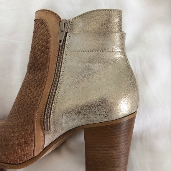 Sundance Duality Leather Booties - Picture 10 of 10